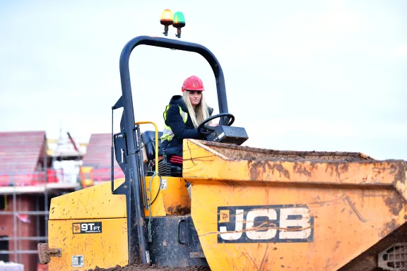 Jess Simms groundworks apprentice Jess Simms groundworks apprentice