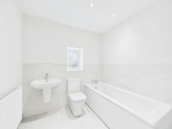 Heywood family bathroom